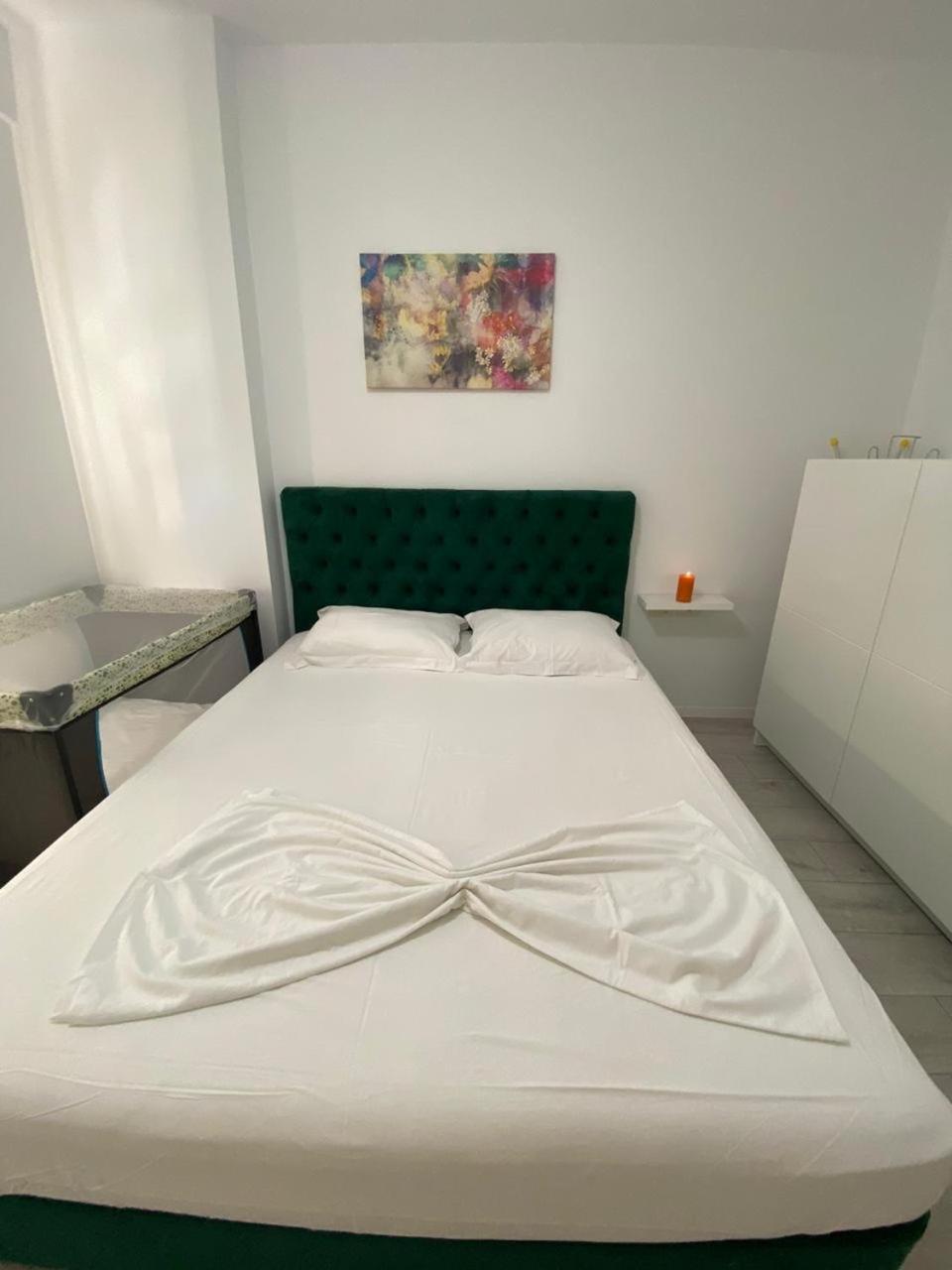Rock Apartments Sarandë Buitenkant foto